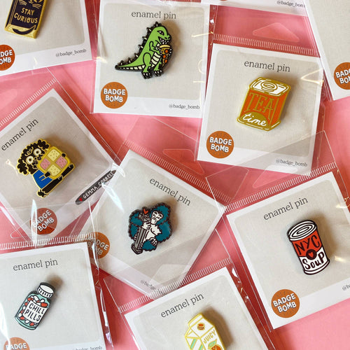 Badge Bomb - Too Many People Blanket Cat Enamel Pin