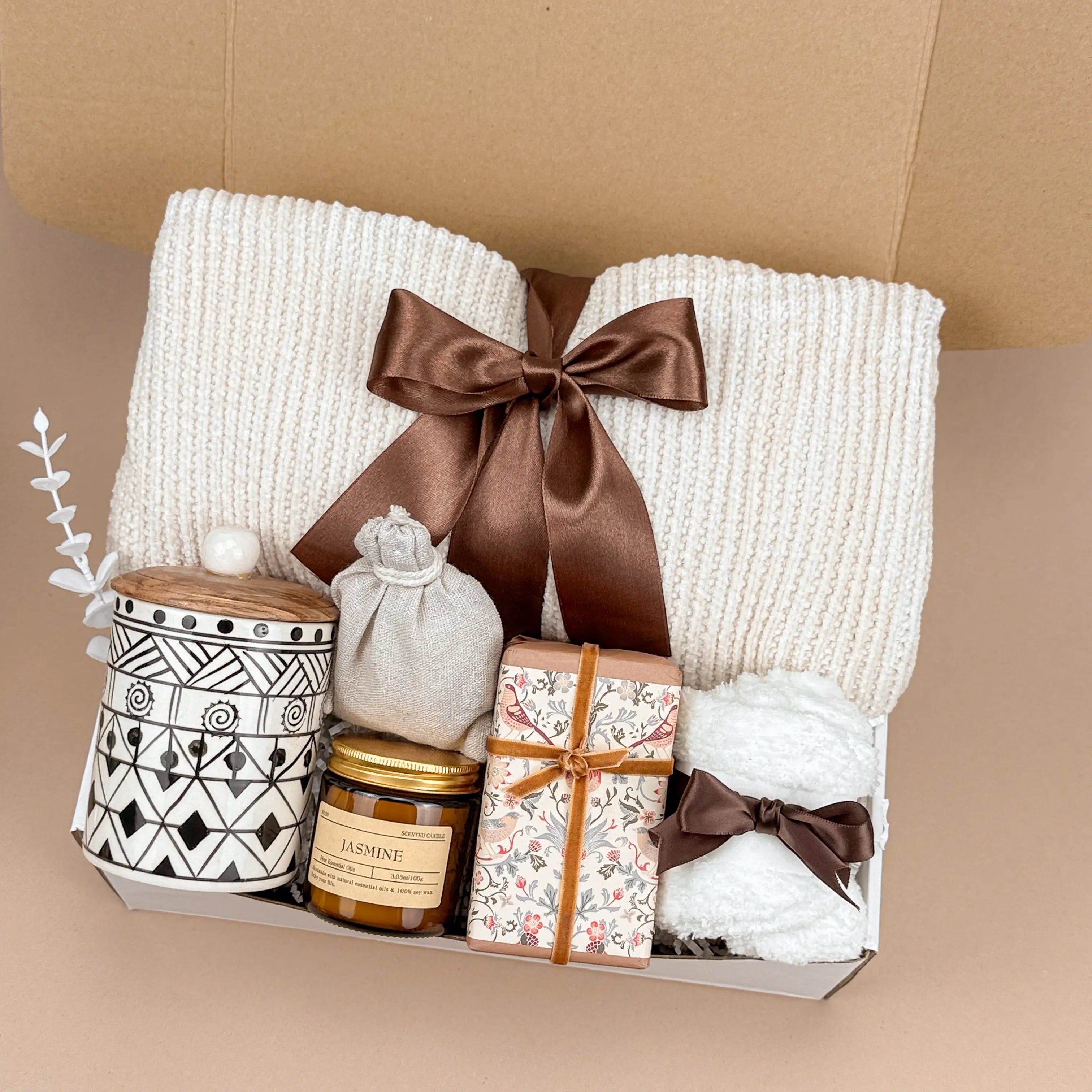 Custom Gift Boxes for Women – Cozy Blanket & Soy Candle Set