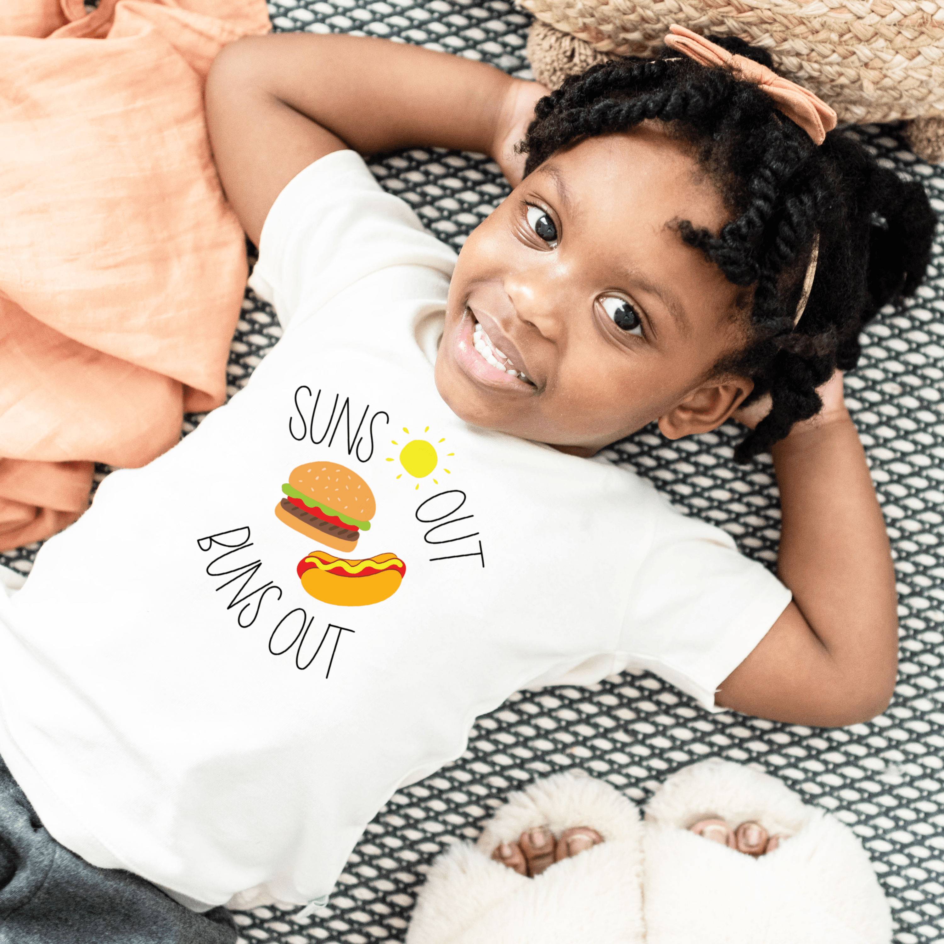 graphic tee | suns out buns out
